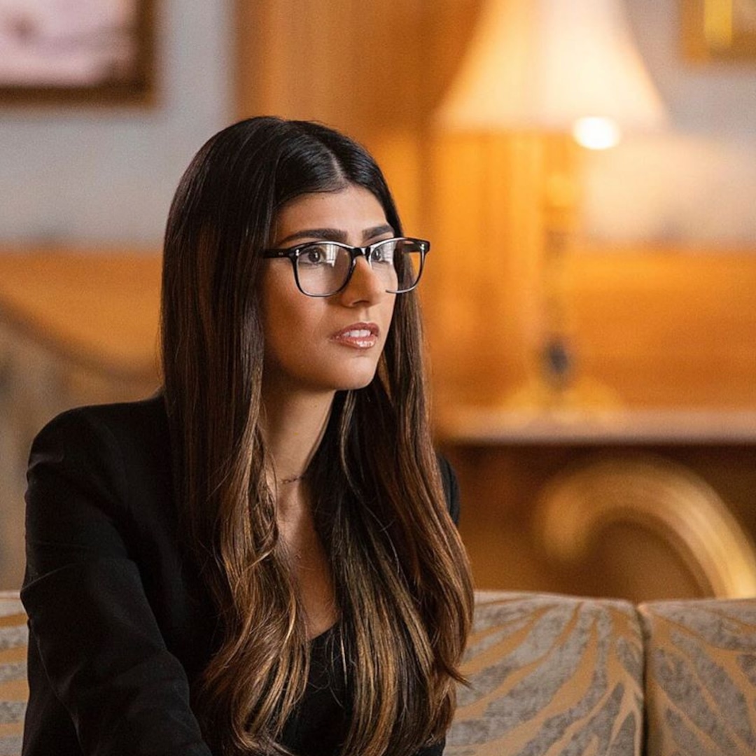 Mia Khalifa pone en subasta un significativo objeto para ayudar a Beirut E! Online Latino MX Mia Khalifa pone en subasta un significativo objeto para ayudar a Beirut E! Online Latino MX